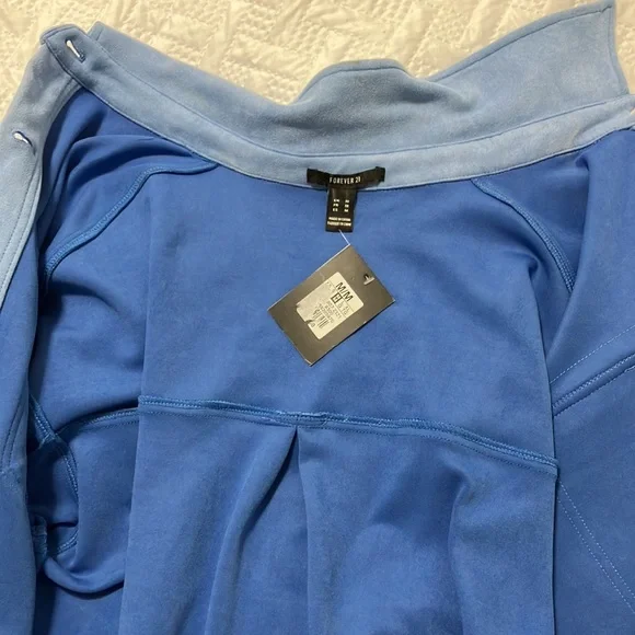 NWT , oversized shacket (shirt jacket) from Forever 21. Women’s medium, fits big - Picture 7 of 8